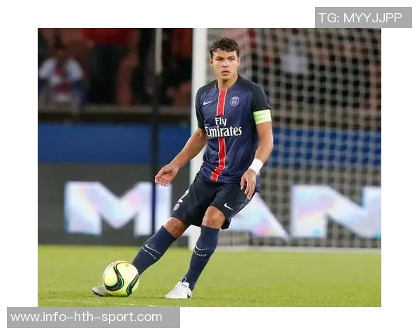 足球皮套的选择与保养技巧助你提升球技与运动体验 足球皮套的选择与保养技巧助你提升球技与运动体验